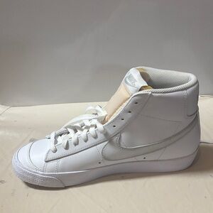Authentic Nike  blaser mid78 White  High-Top Sneakers size 9